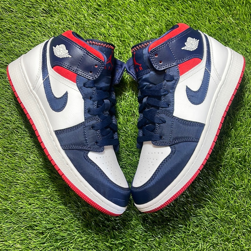Jordan 1 Mid